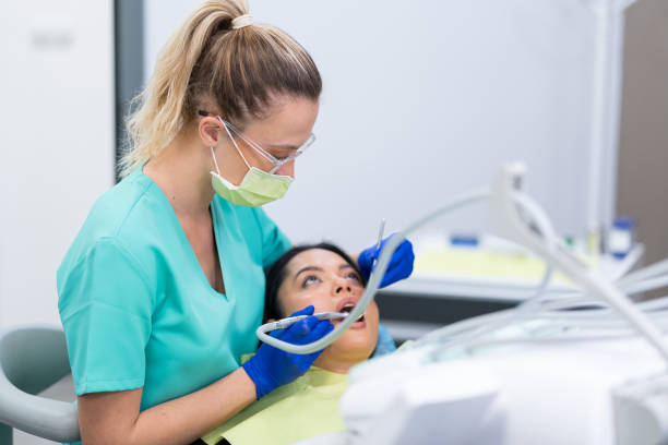 Best Emergency Gum Treatment in Clayton, MO
